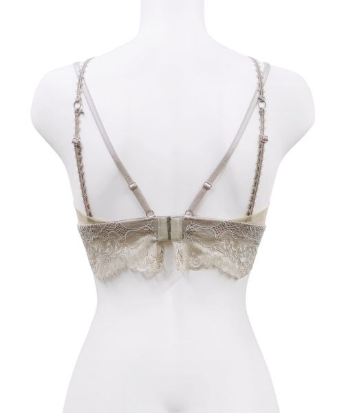ANNEBRA(アンブラ)の「Pleat 2WAYバッククロスレースブラレット(ブラジャー・レディース・ベージュ/ライトブルー・L/M/S)」の10枚目の写真