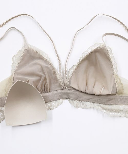 ANNEBRA(アンブラ)の「Pleat 2WAYバッククロスレースブラレット(ブラジャー・レディース・ベージュ/ライトブルー・L/M/S)」の12枚目の写真