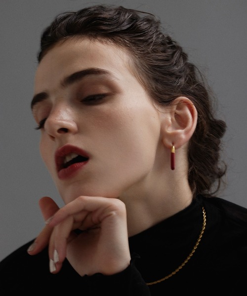 CENE(セネ)の「【CENE】セネ/フォルムピアス(ピアス(両耳用)・レディース・ブラック/グリーン/ホワイト/レッド・FREE)」の18枚目の写真