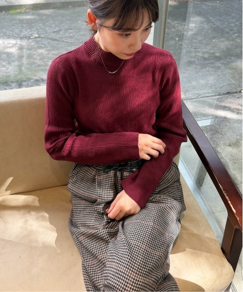 AS KNOW AS plus(アズノゥアズプラス)の「☆BASICリブハイネックニットプルオーバー(ニット/セーター・レディース・ホワイト系/ブラック系/ベージュ系/グリーン系その他/グレイッシュブルー/ブラック/グレイッシュベージュ/オフホワイト/グリーン系その他2/レッド系その他3/グリーン系その他3/ネイビー系/ボルドー/ブラック系1/ホワイト系1・FREE)」の14枚目の写真