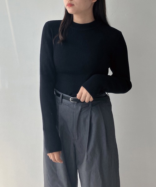 AS KNOW AS plus（アズノゥアズプラス）の「☆BASICリブハイネックニットプルオーバー（ニット/セーター・レディース・ホワイト系/ブラック系/ベージュ系/グリーン系その他/グレイッシュブルー/ブラック/グレイッシュベージュ/オフホワイト/グリーン系その他2/レッド系その他3/グリーン系その他3・FREE）」の4枚目の写真