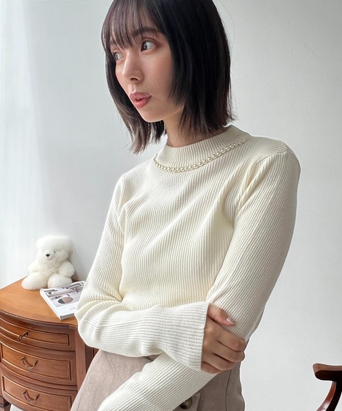 AS KNOW AS plus（アズノゥアズプラス）の「☆BASICリブハイネックニットプルオーバー（ニット/セーター・レディース・ホワイト系/ブラック系/ベージュ系/グリーン系その他/グレイッシュブルー/ブラック/グレイッシュベージュ/オフホワイト/グリーン系その他2/レッド系その他3/グリーン系その他3・FREE）」の13枚目の写真