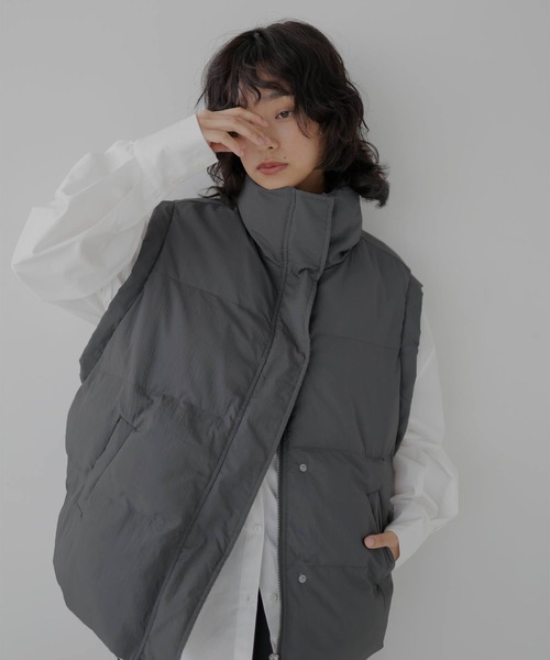 hellam(へラム)の「スタンドカラーダウンベスト(ダウンベスト・レディース・ブラック/アイボリー/チャコールグレー・FREE)」の14枚目の写真