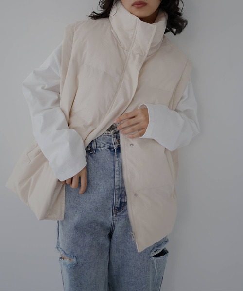 hellam(へラム)の「スタンドカラーダウンベスト(ダウンベスト・レディース・ブラック/アイボリー/チャコールグレー・FREE)」の19枚目の写真