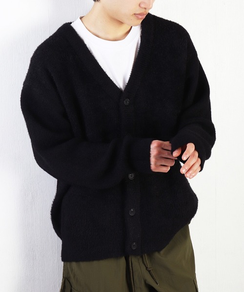 WESTSEA(ウエストシー)の「フェザーヤーンニット ルーズサイズ 長袖Vカーディガン(カーディガン/ボレロ・メンズ・ターコイズブルー/ライトグレー/ブラック/グレイッシュブルー/チャコール/ワイン/マスタード/グレー系その他/ライトブルー/ライトベージュ/ダークネイビー/プラム・L/M)」の2枚目の写真