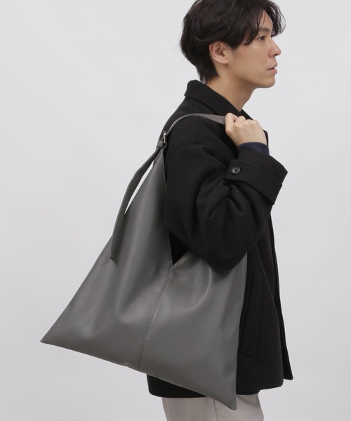 LAKOLE(ラコレ)の「トライアングルベルト付きトートバッグ / 969633(トートバッグ・メンズ・ブラック/アイボリー/チャコール・FREE)」の18枚目の写真