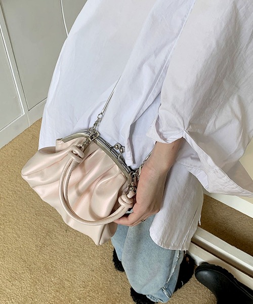 florist(フローリスト)の「【2WAY/3WAY】シャイニングレザーがま口ハンドバッグ/ショルダーバッグ(ハンドバッグ・レディース・ホワイト/ピンク・FREE)」の8枚目の写真