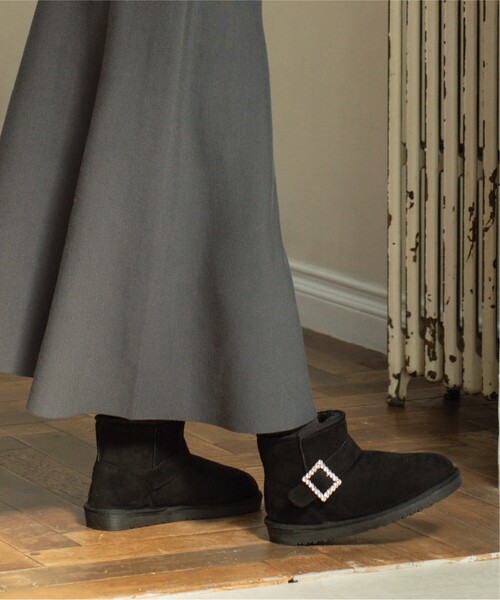 OPAQUE.CLIP(オペークドットクリップ)の「◆ビジュー付きフェイクムートンブーツ(ブーツ・レディース・サンドベージュ/ブラック・02/03)」の4枚目の写真