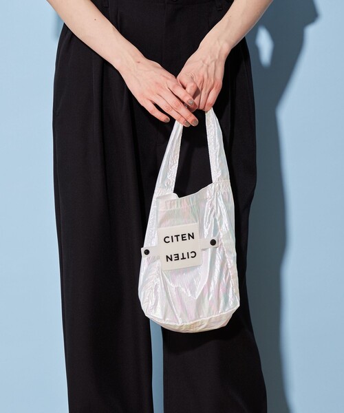 CITEN（シテン）の「＜CITEN＞クルクルパッチン ワンハンドルS（ハンドバッグ・レディース・シルバー/ロイヤルブルー/イエロー/ブラック/ホワイト・FREE）」の2枚目の写真