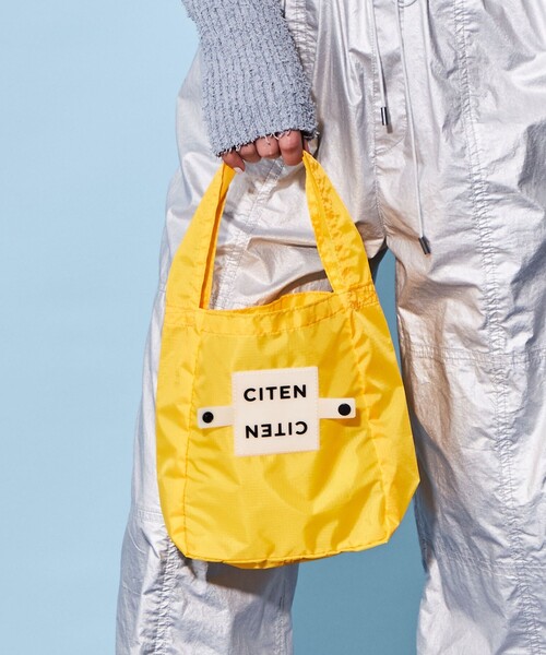 CITEN（シテン）の「＜CITEN＞クルクルパッチン ワンハンドルS（ハンドバッグ・レディース・シルバー/ロイヤルブルー/イエロー/ブラック/ホワイト・FREE）」の4枚目の写真