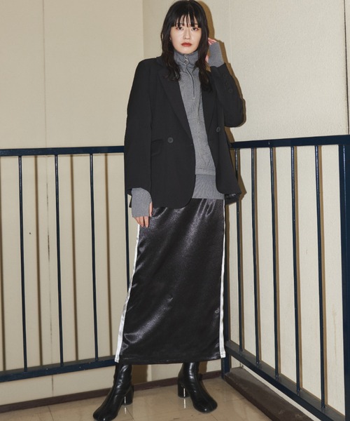 Auntie Rosa Holiday（アンティローザホリデー）の「サテントラックロングスカート / サイズ展開あり（スカート・レディース・シルバー/ブラック・MEDIUM/SMALL）」の3枚目の写真