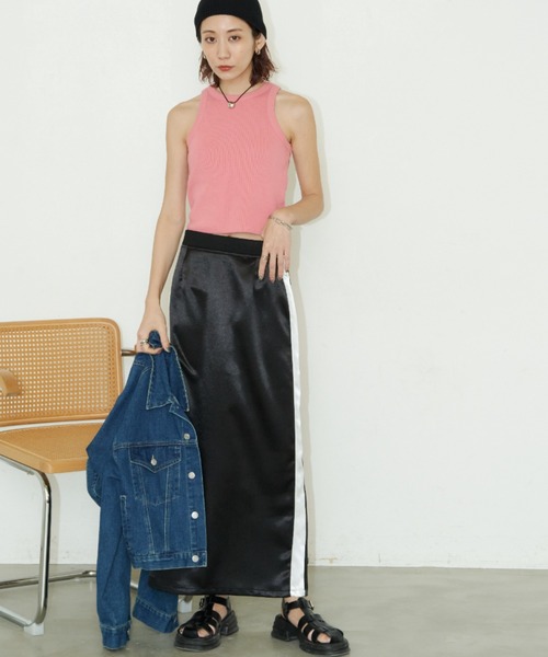 Auntie Rosa Holiday（アンティローザホリデー）の「サテントラックロングスカート / サイズ展開あり（スカート・レディース・シルバー/ブラック・MEDIUM/SMALL）」の11枚目の写真