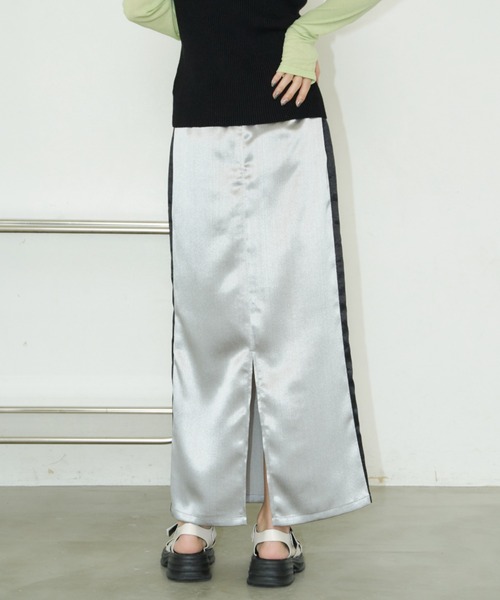Auntie Rosa Holiday（アンティローザホリデー）の「サテントラックロングスカート / サイズ展開あり（スカート・レディース・シルバー/ブラック・MEDIUM/SMALL）」の20枚目の写真