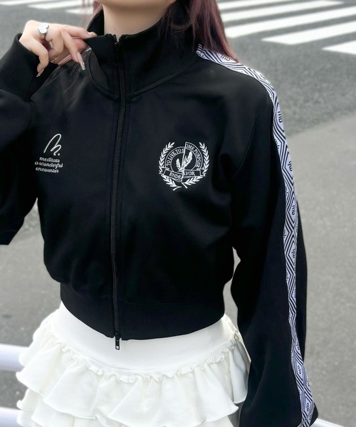 mily bilet（ミウィビレット）の「【mily bilet】女子っぽストリート♪サイドジャガードテープ胸刺繍ショートトラックジャケット（ブルゾン・レディース・ネイビー/アイボリー/ブラック/チャコールグレー/ベージュ・SMALL/MEDIUM/LARGE/X-LARGE）」の18枚目の写真