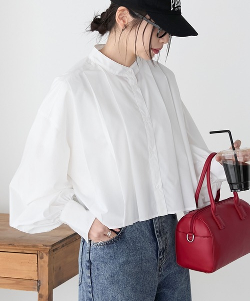 BONLECILL(ボンルシール)の「クロップドバンドカラープリーツブラウス(シャツ/ブラウス・レディース・ブルー/オフホワイト/イエロー/ブラック・FREE)」の1枚目の写真