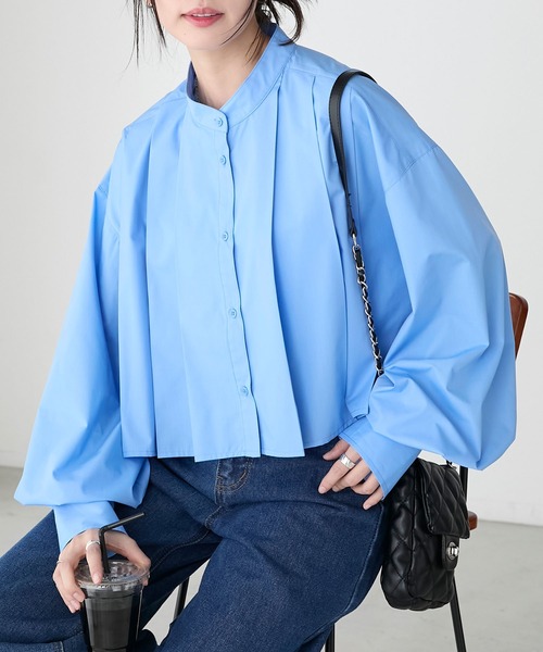 BONLECILL(ボンルシール)の「クロップドバンドカラープリーツブラウス(シャツ/ブラウス・レディース・ブルー/オフホワイト/イエロー/ブラック・FREE)」の3枚目の写真