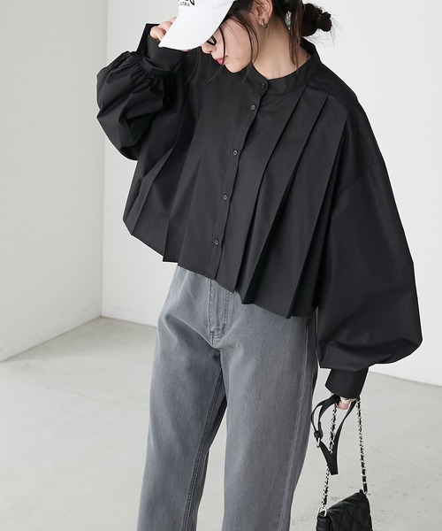 BONLECILL(ボンルシール)の「クロップドバンドカラープリーツブラウス(シャツ/ブラウス・レディース・ブルー/オフホワイト/イエロー/ブラック・FREE)」の16枚目の写真