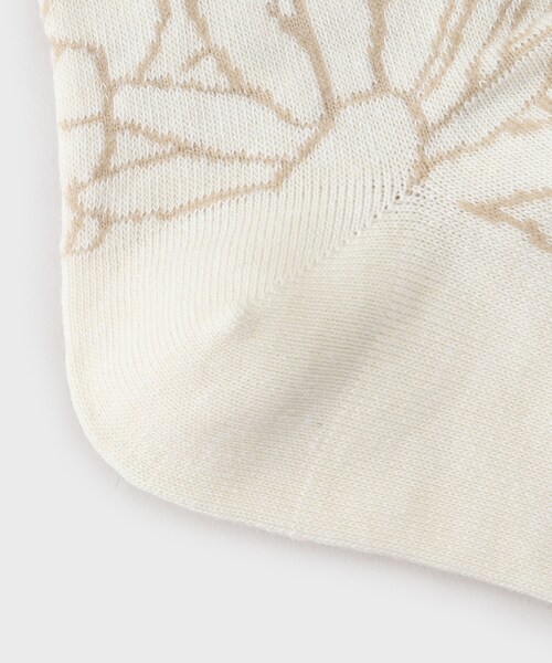 TAKEO KIKUCHI（タケオキクチ）の「◆【日本製】オリジナル花柄 ソックス（ソックス/靴下・メンズ・グリーン系/チャコールグレー/ライトベージュ・00）」の6枚目の写真