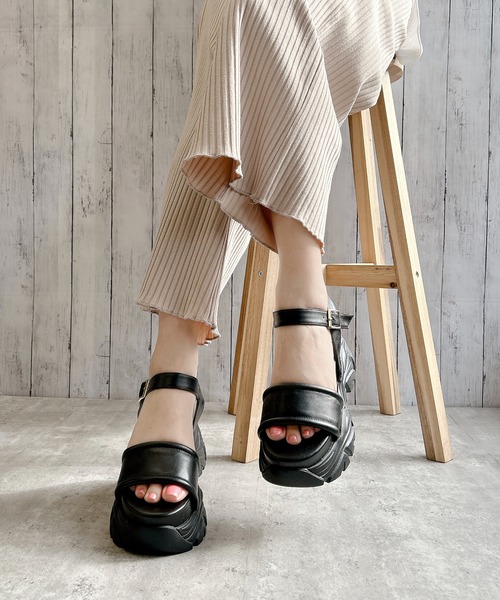 Noubel Voug Relax(ヌーベルヴォーグリラックス)の「極厚ボリュームソールストラップスポーツサンダル(サンダル・レディース・ホワイト/ブラック・S/LL/L/M)」の14枚目の写真