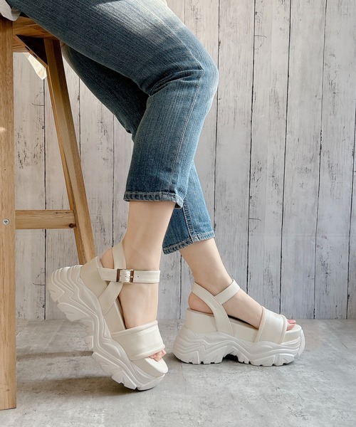 Noubel Voug Relax(ヌーベルヴォーグリラックス)の「極厚ボリュームソールストラップスポーツサンダル(サンダル・レディース・ホワイト/ブラック・S/LL/L/M)」の15枚目の写真