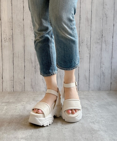 Noubel Voug Relax(ヌーベルヴォーグリラックス)の「極厚ボリュームソールストラップスポーツサンダル(サンダル・レディース・ホワイト/ブラック・S/LL/L/M)」の4枚目の写真