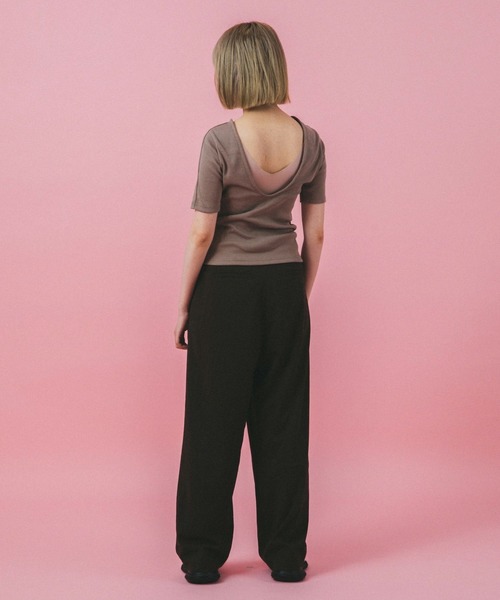 mimi toujours(ミミトゥジュール)の「バック オープン リブ トップス mimi toujours×nono(Tシャツ/カットソー・レディース・モカ/グレイッシュベージュ/ホワイト・M)」の5枚目の写真