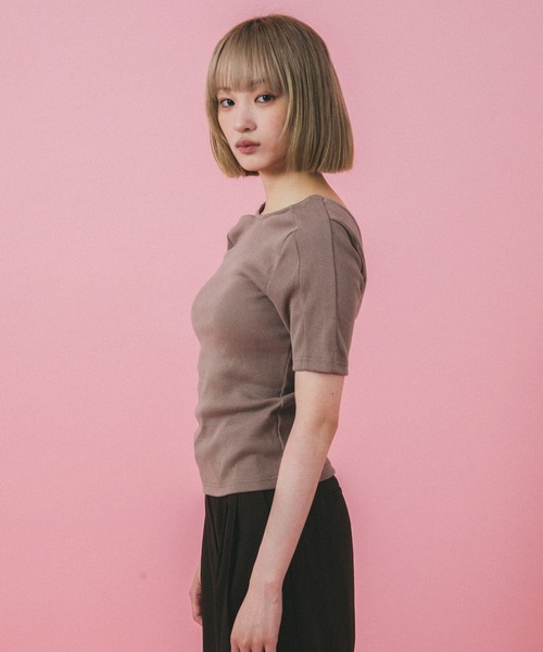 mimi toujours(ミミトゥジュール)の「バック オープン リブ トップス mimi toujours×nono(Tシャツ/カットソー・レディース・モカ/グレイッシュベージュ/ホワイト・M)」の7枚目の写真