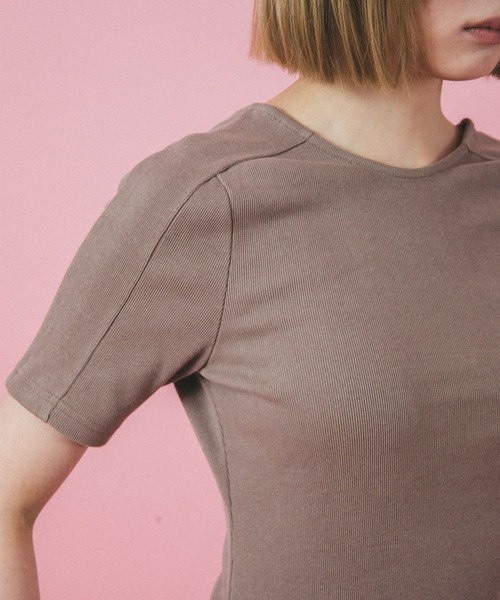 mimi toujours(ミミトゥジュール)の「バック オープン リブ トップス mimi toujours×nono(Tシャツ/カットソー・レディース・モカ/グレイッシュベージュ/ホワイト・M)」の9枚目の写真