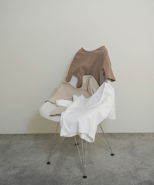 mimi toujours(ミミトゥジュール)の「バック オープン リブ トップス mimi toujours×nono(Tシャツ/カットソー・レディース・モカ/グレイッシュベージュ/ホワイト・M)」の17枚目の写真