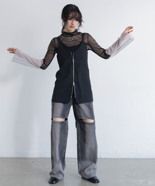 VACANCY(ヴァカンシー)の「ZIPラインキャミチュニックビスチェ(ベスト・レディース・グレー/ブラック・FREE)」の9枚目の写真