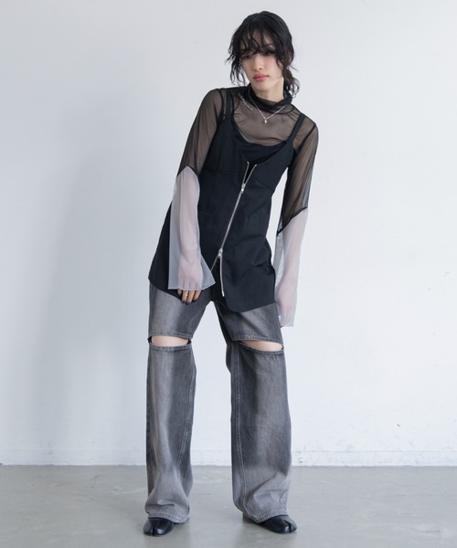 VACANCY(ヴァカンシー)の「ZIPラインキャミチュニックビスチェ(ベスト・レディース・グレー/ブラック・FREE)」の10枚目の写真