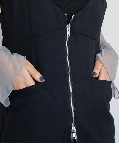 VACANCY(ヴァカンシー)の「ZIPラインキャミチュニックビスチェ(ベスト・レディース・グレー/ブラック・FREE)」の6枚目の写真