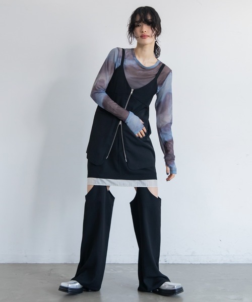 VACANCY(ヴァカンシー)の「ZIPラインキャミチュニックビスチェ(ベスト・レディース・グレー/ブラック・FREE)」の18枚目の写真