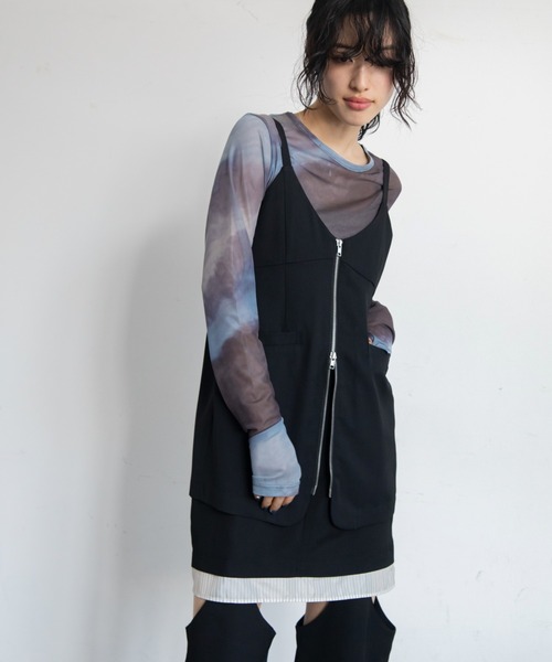 VACANCY(ヴァカンシー)の「ZIPラインキャミチュニックビスチェ(ベスト・レディース・グレー/ブラック・FREE)」の16枚目の写真