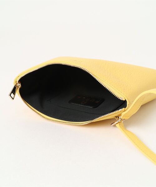 FURLA（フルラ）の「FURLA OPPORTUNITY S POUCH（クラッチバッグ・レディース・イエロー・ONE SIZE）」の4枚目の写真