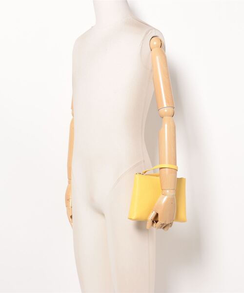 FURLA（フルラ）の「FURLA OPPORTUNITY S POUCH（クラッチバッグ・レディース・イエロー・ONE SIZE）」の5枚目の写真