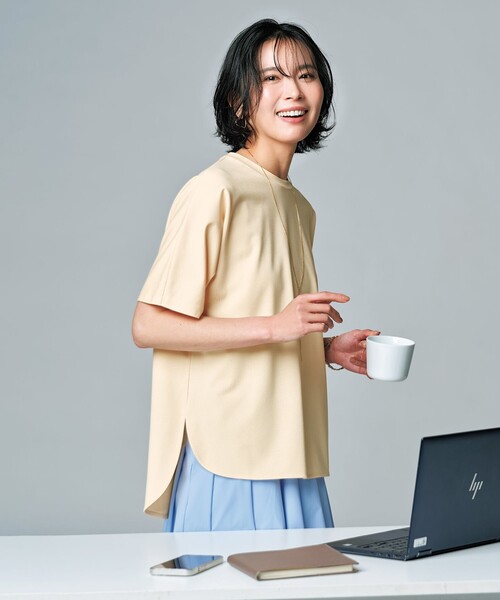 UNFILO(アンフィーロ)の「FINE MOVE タックフレアスカート(スカート・レディース・サックスブルー系/ライトイエロー系/オレンジ系/ブラック系/カーキ系/アイボリー系・X-LARGE)」の22枚目の写真