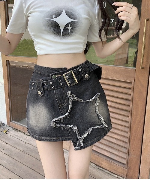 almo(アルモ)の「スターパッチワークデニムミニスカート(BQ)(スカート・レディース・ブラック・SMALL/MEDIUM/LARGE)」の6枚目の写真