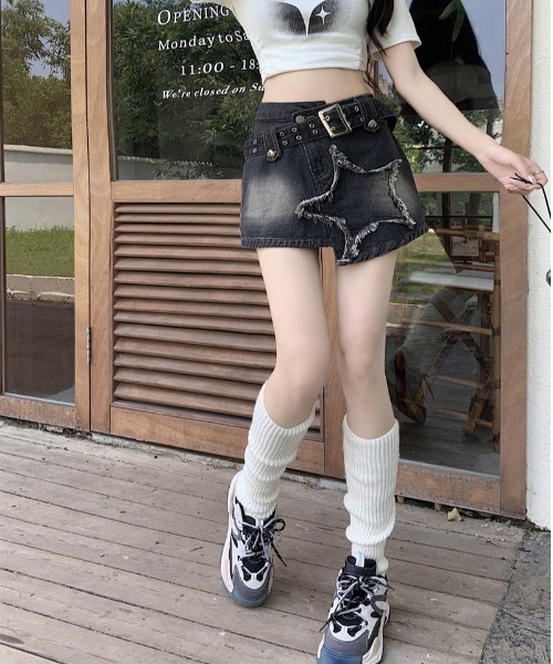 almo(アルモ)の「スターパッチワークデニムミニスカート(BQ)(スカート・レディース・ブラック・SMALL/MEDIUM/LARGE)」の8枚目の写真