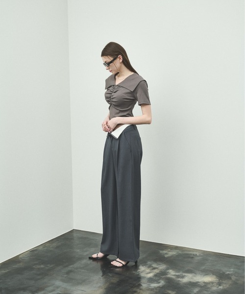 MOCOA'S（モコアズ）の「ビッグカラークロップドトップス（Tシャツ/カットソー・レディース・ブラック/ナチュラル/グレー・FREE）」の7枚目の写真