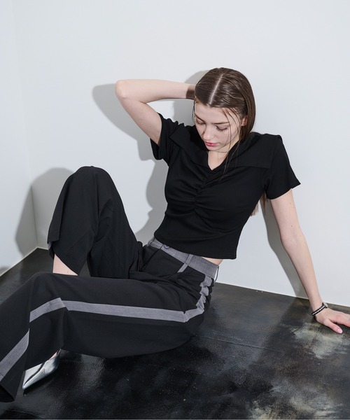 MOCOA'S（モコアズ）の「ビッグカラークロップドトップス（Tシャツ/カットソー・レディース・ブラック/ナチュラル/グレー・FREE）」の22枚目の写真