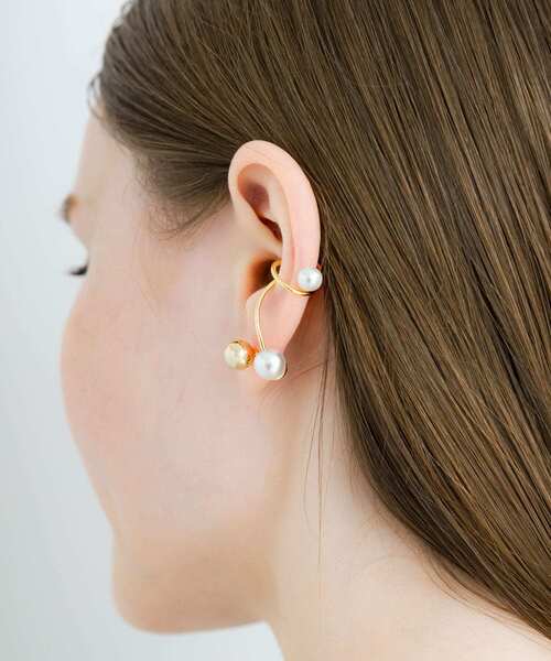SMELLY(スメリー)の「パール2セットイヤカフ(イヤーカフ・レディース・ゴールド系その他・-)」の2枚目の写真