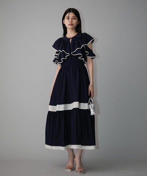 EIMY ISTOIRE(エイミーイストワール)の「コントラストカラーラッフルワンピース(ワンピース・レディース・その他8/サックスブルー/ネイビー/ベージュ・F)」の3枚目の写真