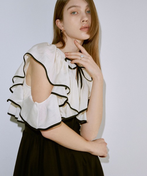 EIMY ISTOIRE(エイミーイストワール)の「コントラストカラーラッフルワンピース(ワンピース・レディース・その他8/サックスブルー/ネイビー/ベージュ・F)」の8枚目の写真