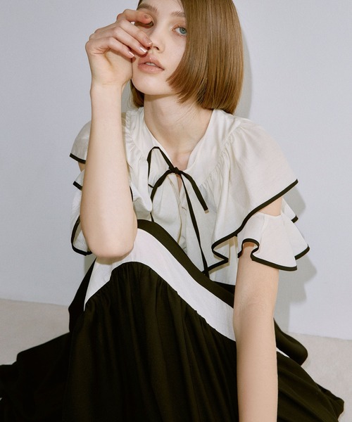 EIMY ISTOIRE(エイミーイストワール)の「コントラストカラーラッフルワンピース(ワンピース・レディース・その他8/サックスブルー/ネイビー/ベージュ・F)」の11枚目の写真