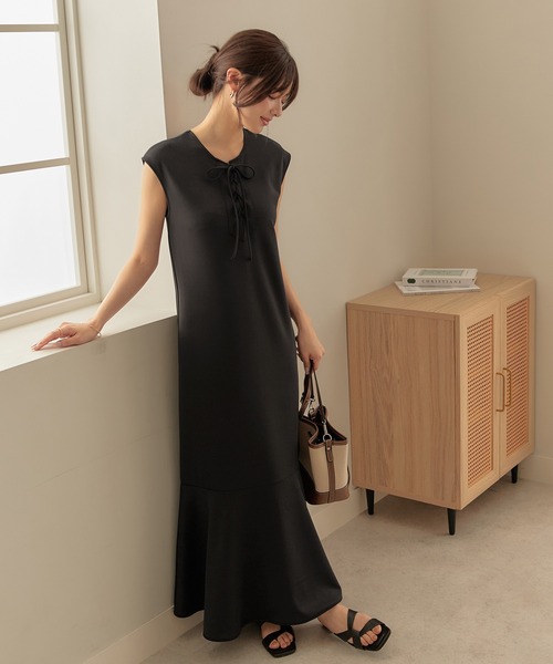CHAN ME(チャンミ)の「レースアップマーメイドワンピース(ワンピース・レディース・ブラック/ベージュ・MEDIUM/LARGE)」の11枚目の写真