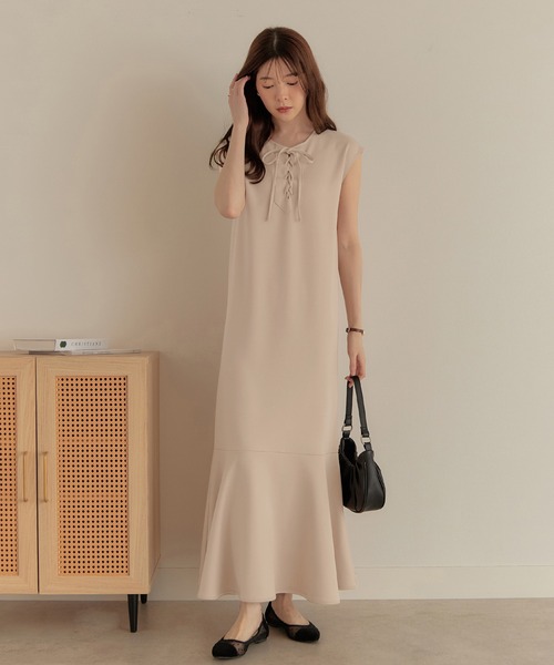 CHAN ME(チャンミ)の「レースアップマーメイドワンピース(ワンピース・レディース・ブラック/ベージュ・MEDIUM/LARGE)」の17枚目の写真