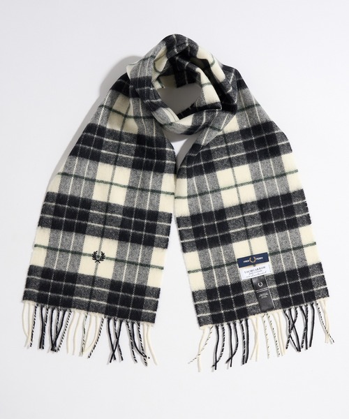 FRED PERRY（フレッドペリー）の「【FRED PERRY】Lambswool Tartan Scarf タータンチェックウールマフラー ギフト プレゼント C8137（マフラー・レディース・ブラック/ネイビー/ベージュ/オフホワイト/ブラック系その他2/ブラウン・FREE）」の2枚目の写真