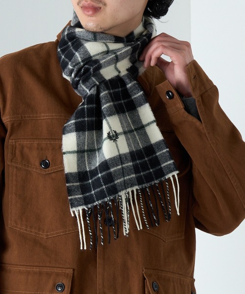 FRED PERRY（フレッドペリー）の「【FRED PERRY】Lambswool Tartan Scarf タータンチェックウールマフラー ギフト プレゼント C8137（マフラー・レディース・ブラック/ネイビー/ベージュ/オフホワイト/ブラック系その他2/ブラウン・FREE）」の15枚目の写真