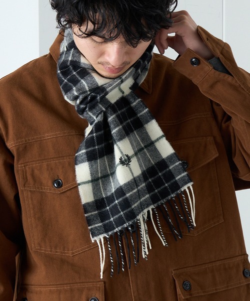 FRED PERRY（フレッドペリー）の「【FRED PERRY】Lambswool Tartan Scarf タータンチェックウールマフラー ギフト プレゼント C8137（マフラー・レディース・ブラック/ネイビー/ベージュ/オフホワイト/ブラック系その他2/ブラウン・FREE）」の13枚目の写真